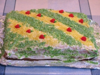 Бисквитный торт со сливками и сгущенкой