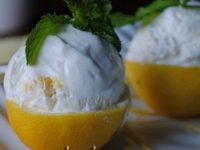 Мороженое с йогуртом и лимоном
