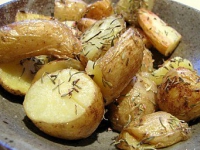 Жареный картофель с тимьяном
